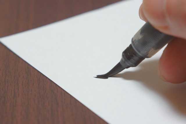 遺言を書く画像